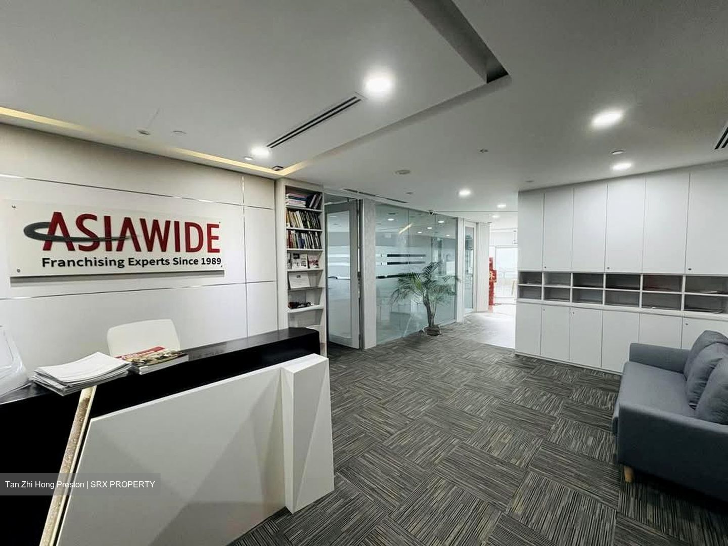 Gateway East (D7), Office #551952491